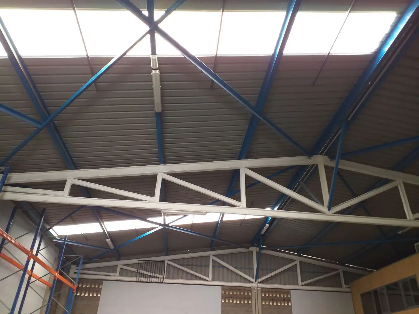 Außenansicht von Fabrikhallen zur Miete in El Rosario