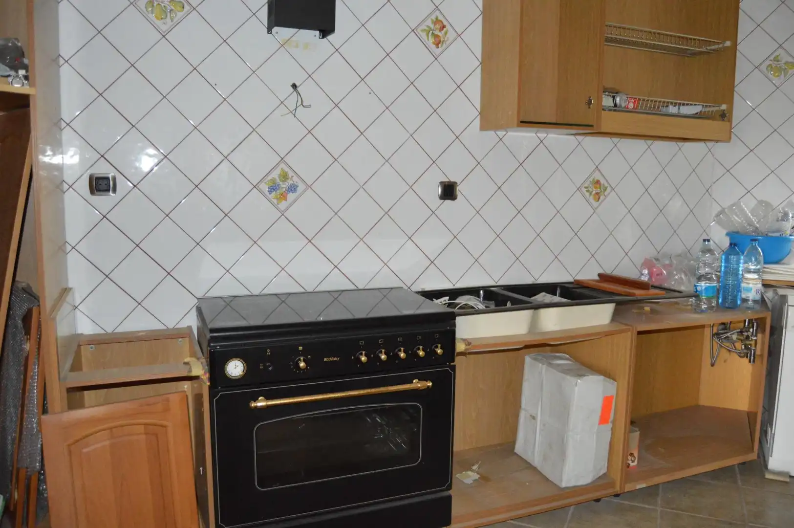 Cuina de Casa o xalet en venda en Torrelles de Llobregat amb Balcó
