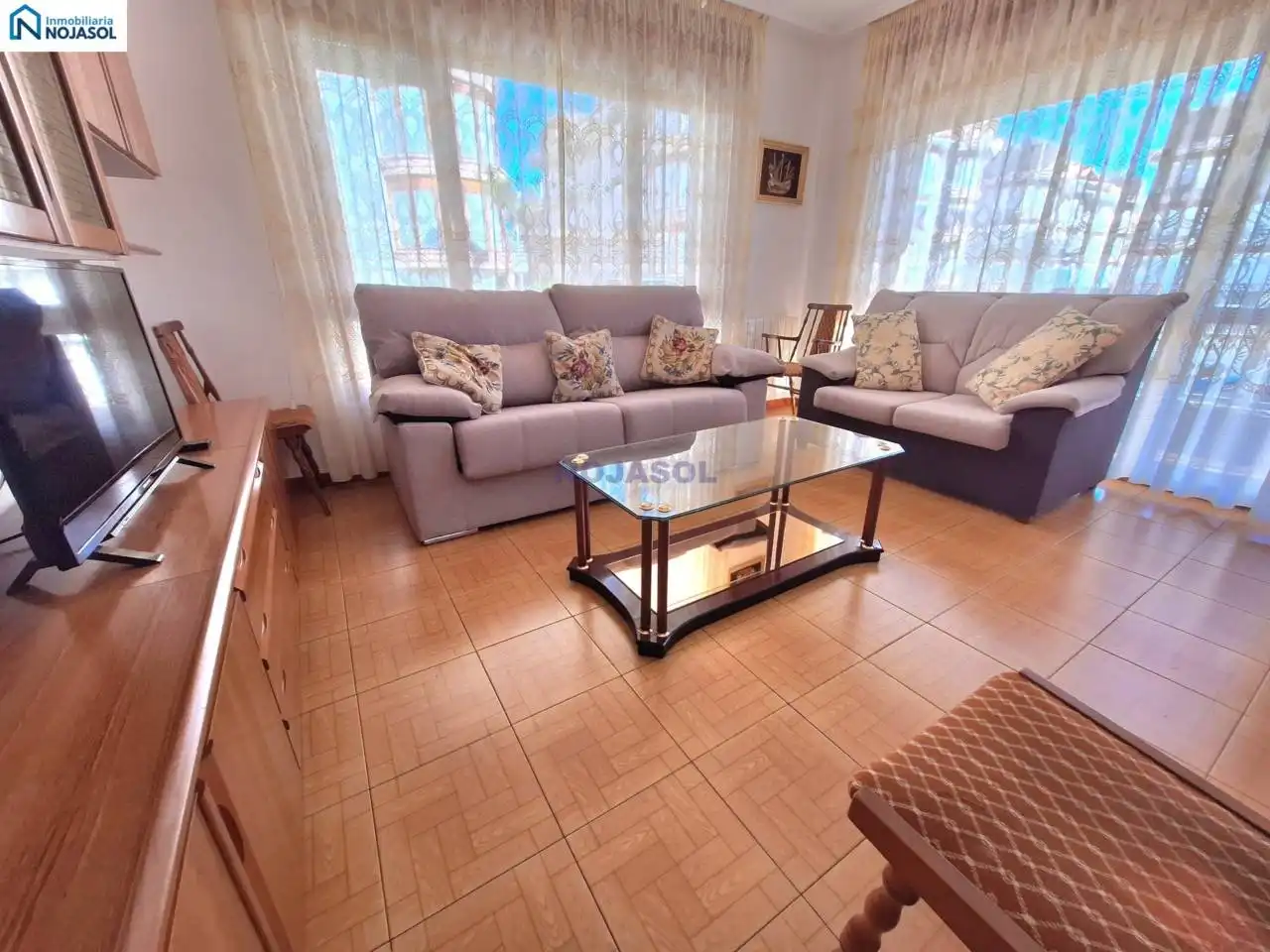 Sala d'estar de Casa o xalet de lloguer en Noja amb Calefacció, Jardí privat i Moblat