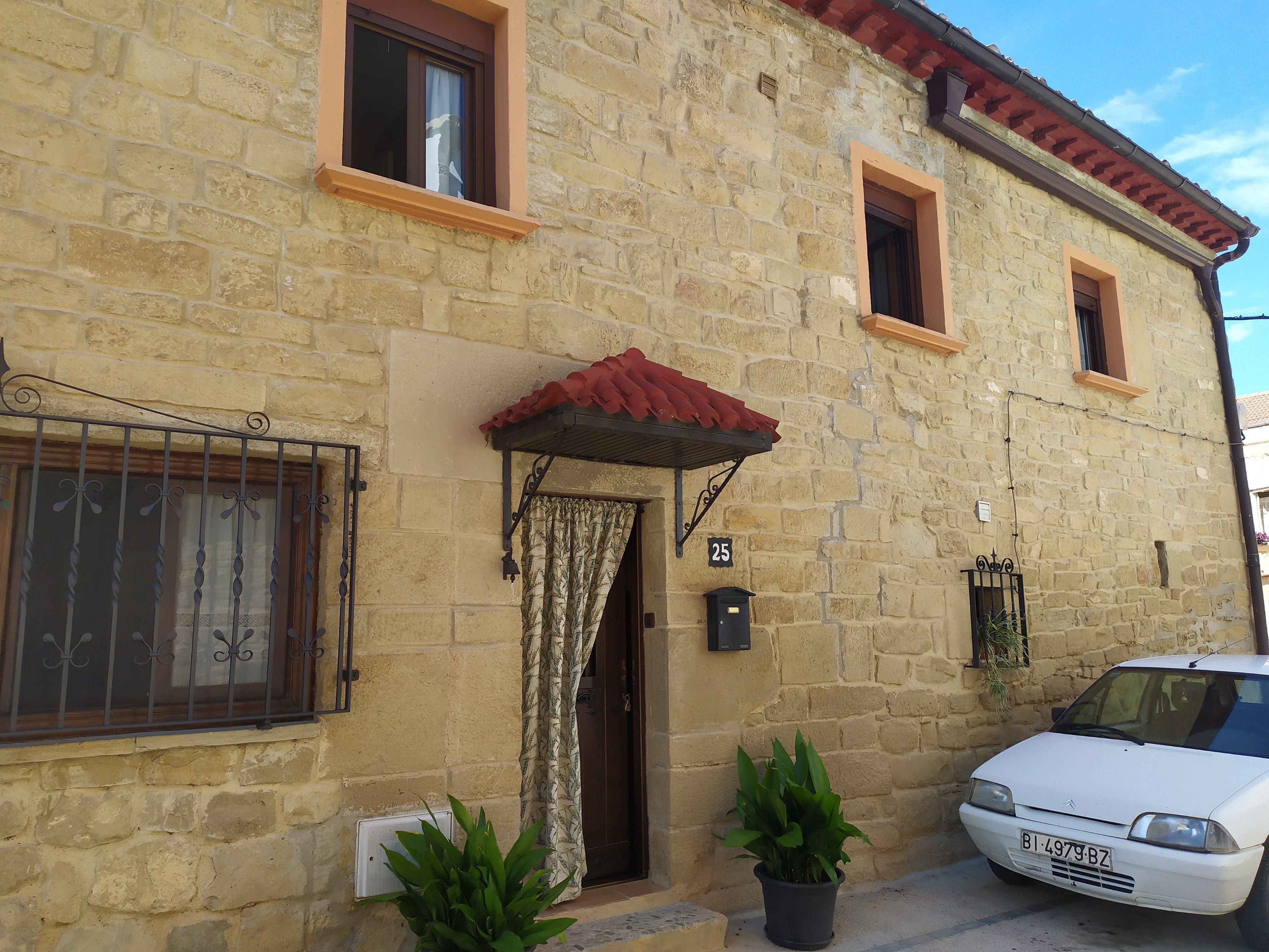 Exterior view of House or chalet for sale in Armañanzas  with Heating and Terrace