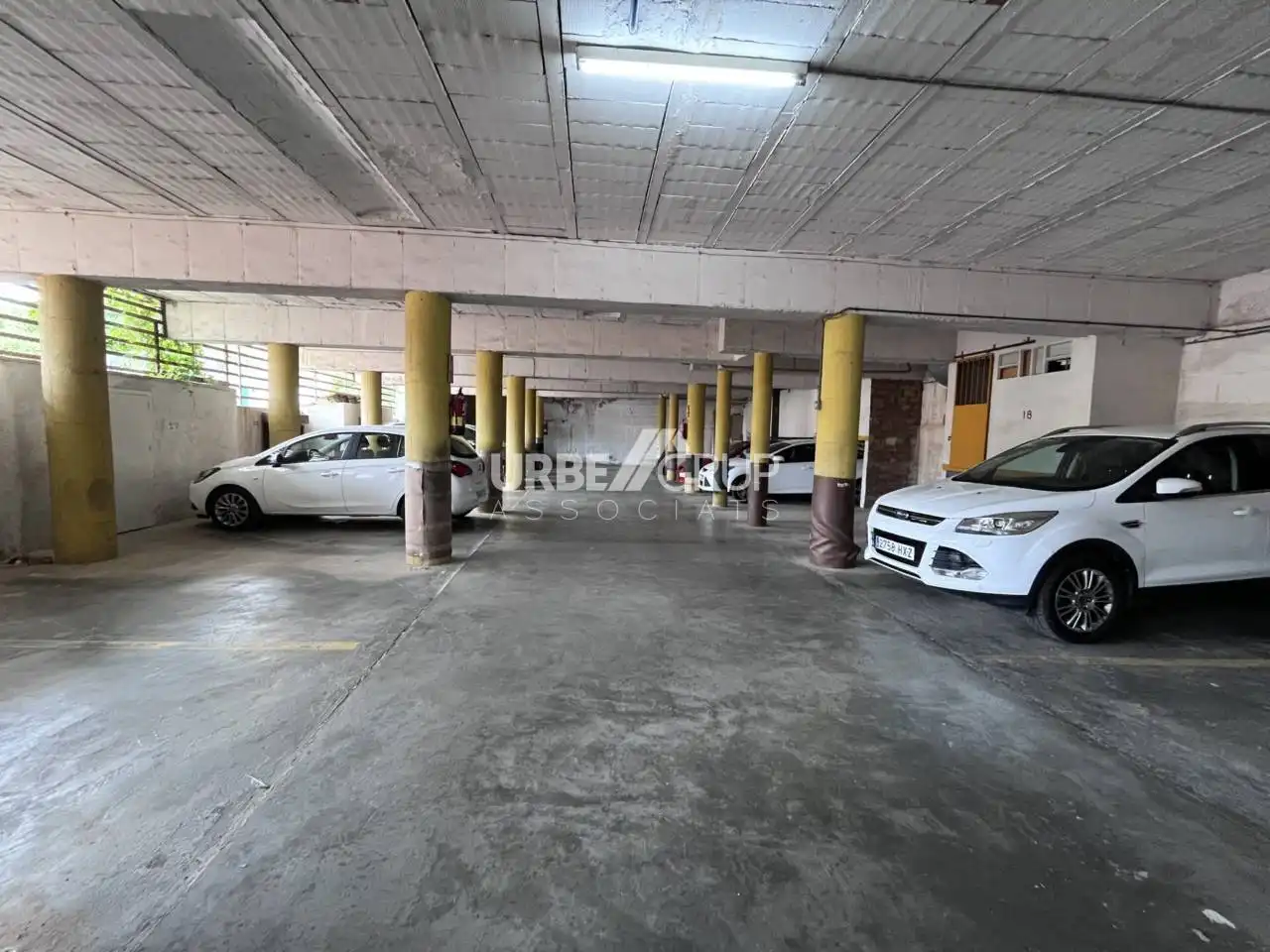 Parkplatz von Garage zum Verkauf in Martorell