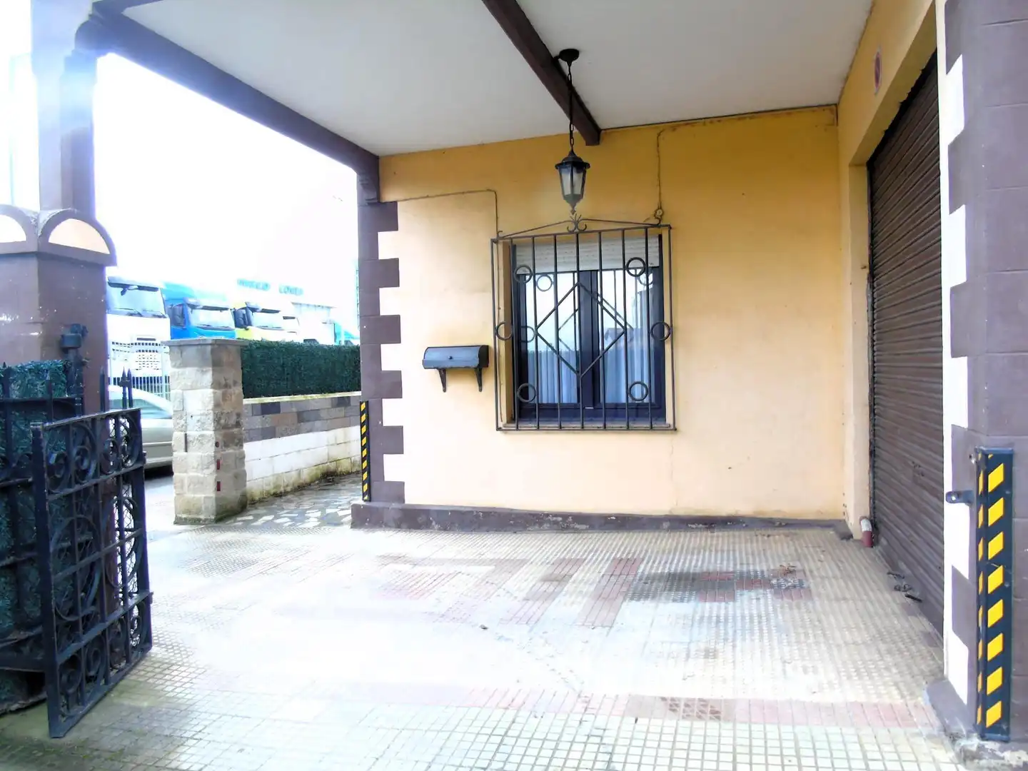 Vista exterior de Casa adosada en venta en Camargo con Calefacción, Jardín privado y Terraza