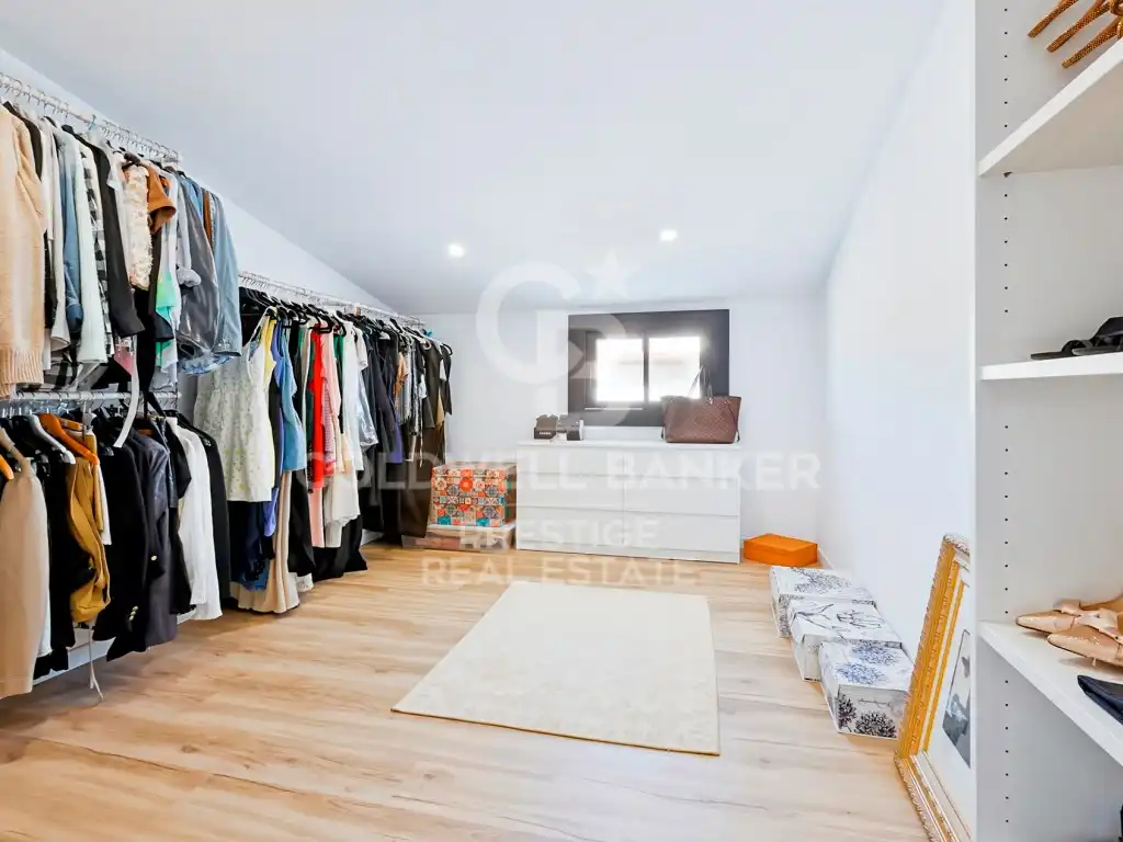 Bedroom of Houses for sale in Esplugues de Llobregat