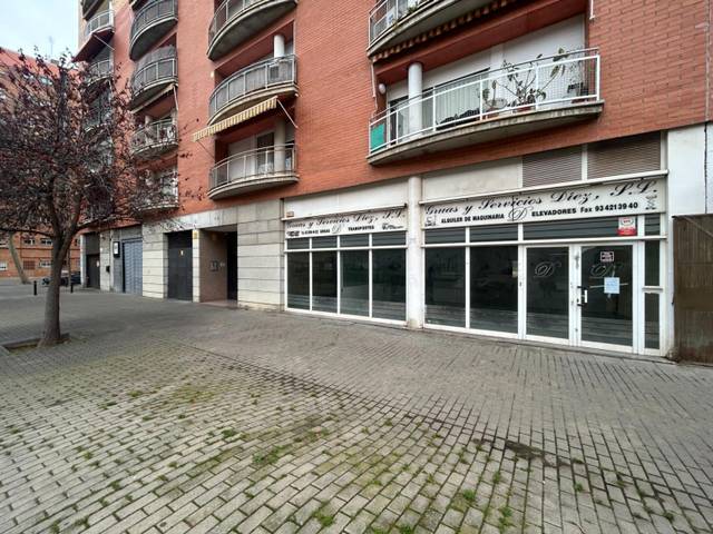 Local comercial en Venta en Barcelona - Plaça SANT CRISTOFOL en La Marina del Port