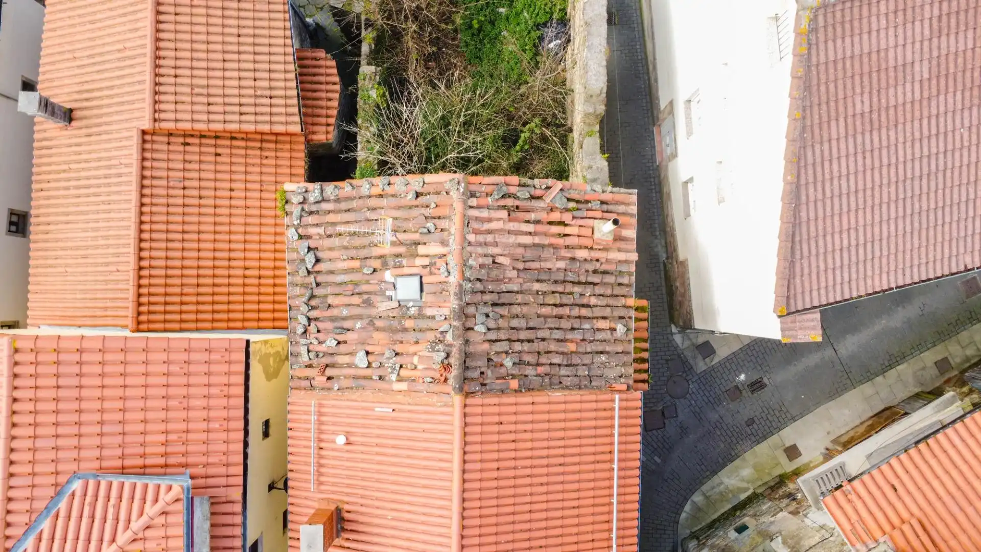Casa adosada en venta en CIMADEVILLA, 28, Tineo