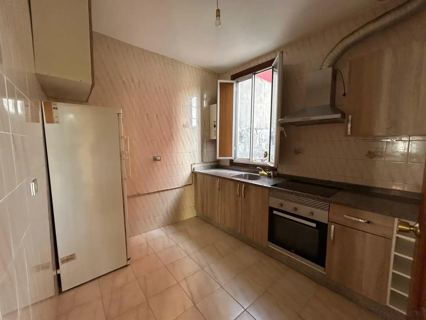 Cocina de Casa adosada en venta en Vigo  con Parquet y Horno