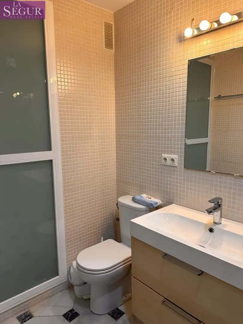 Bany de Apartament en venda en Cádiz