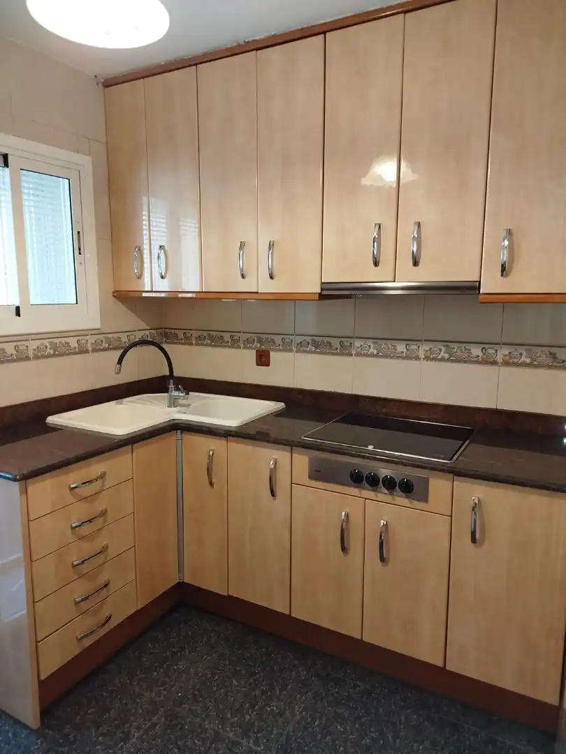 Cocina de Piso en venta en Badalona con Calefacción y Balcón