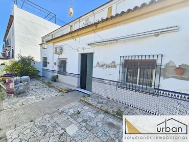 House with garden for sale in Avenida de la Estación