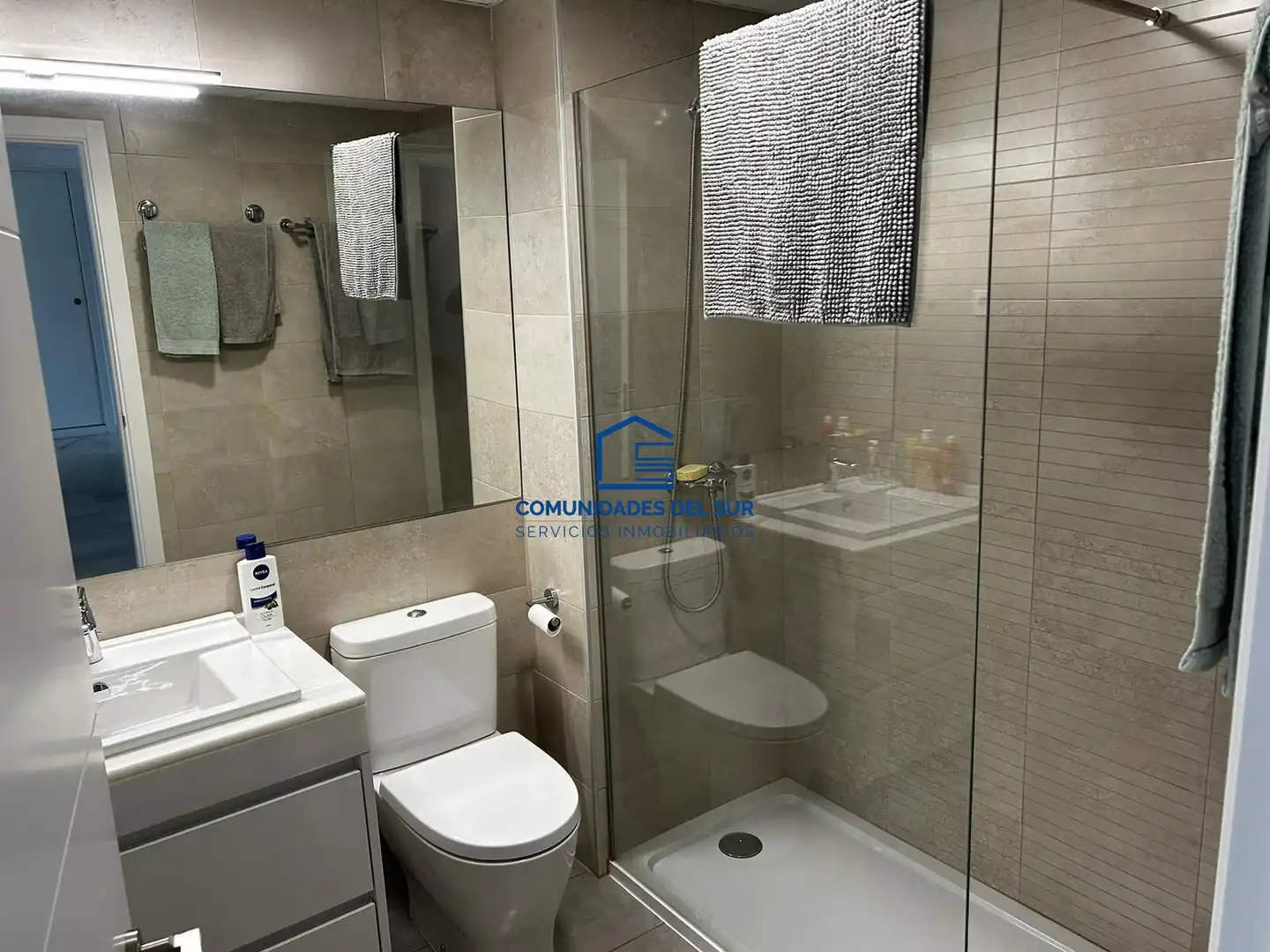 Badezimmer von Wohnung zur Miete in El Puerto de Santa María mit Klimaanlage, Privatgarten und Terrasse