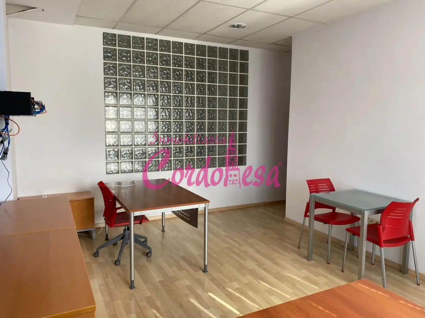 Oficina de alquiler en Alcolea