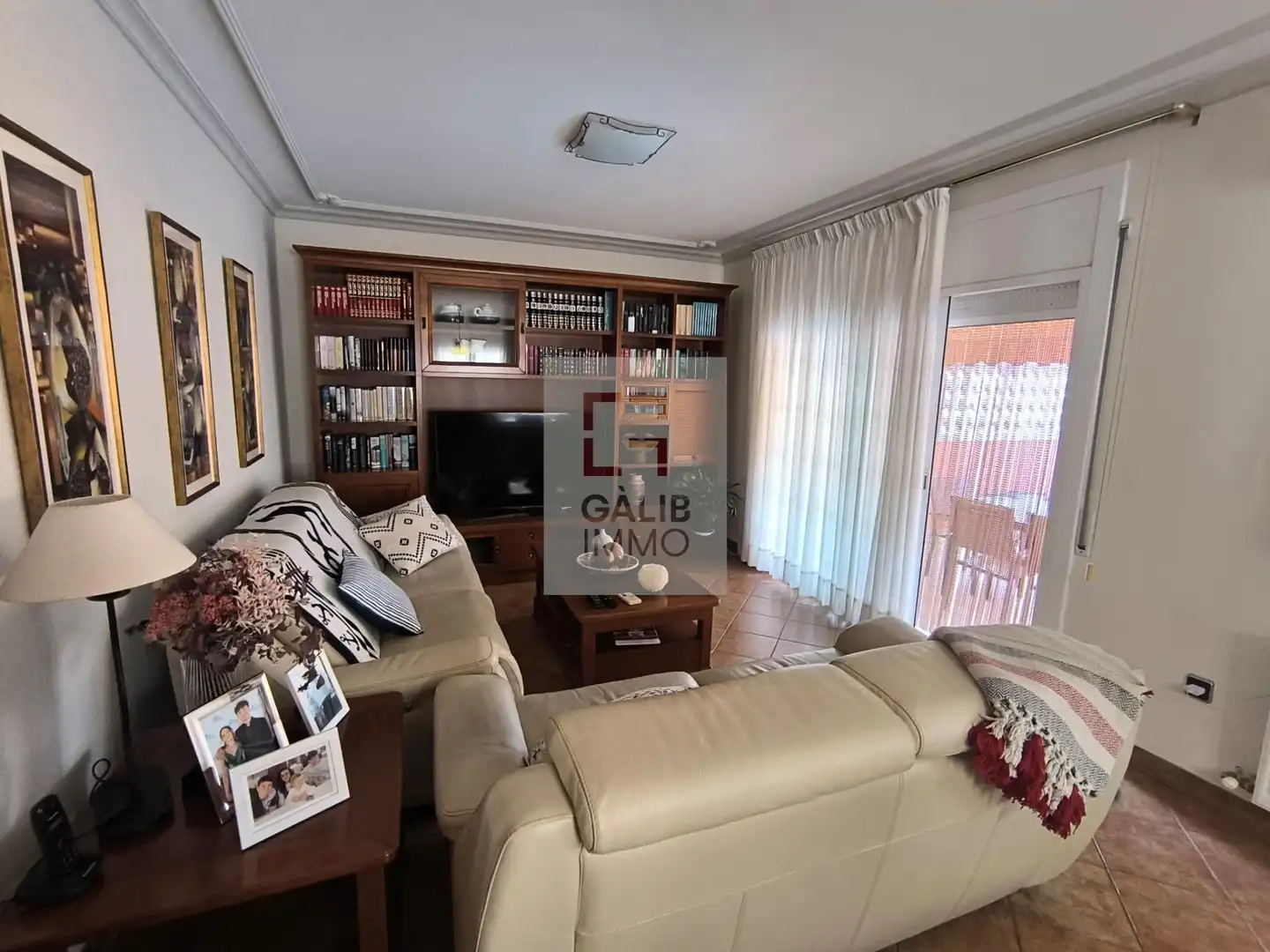 Sala d'estar de Casa adosada en venda en Vilafant amb Aire condicionat, Calefacció i Terrassa