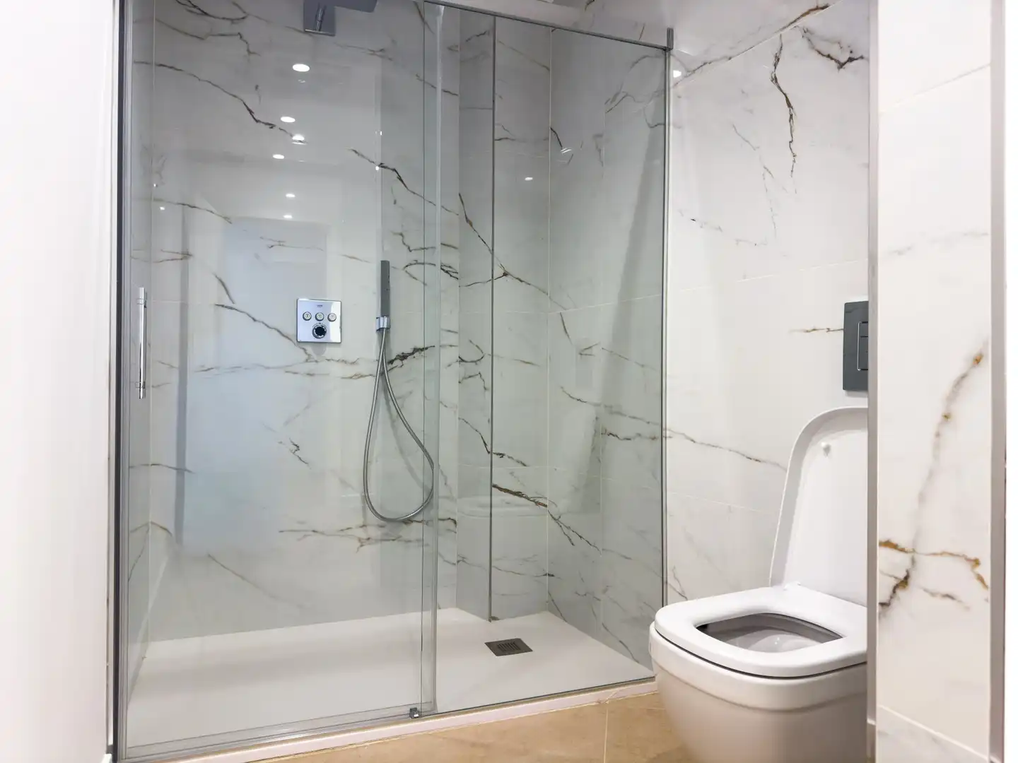 Baño de Casa o chalet en venta en Estepona con Aire acondicionado, Jardín privado y Terraza