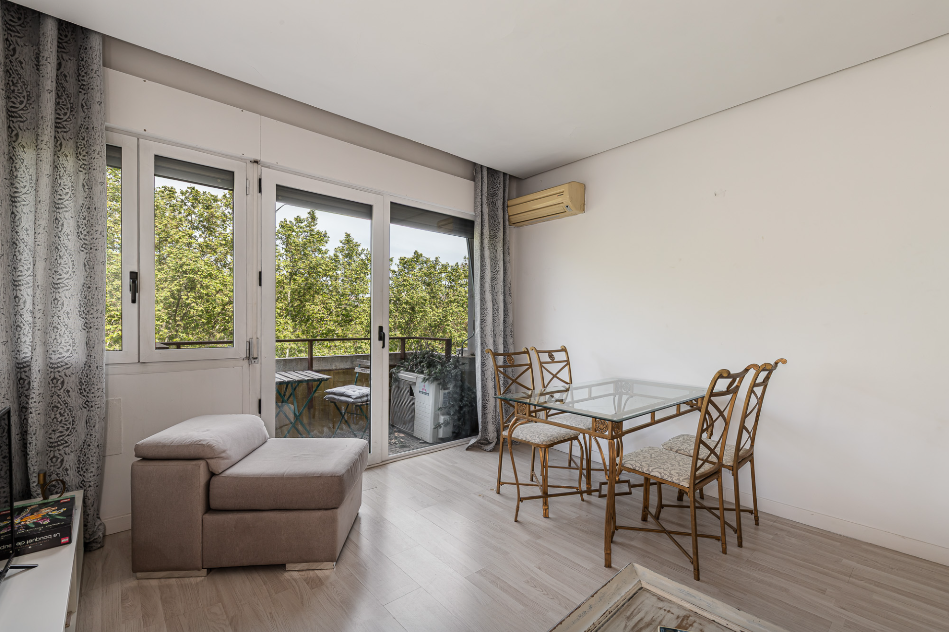 Bedroom of Flat for sale in  Madrid Capital  with Air Conditioner and Heating