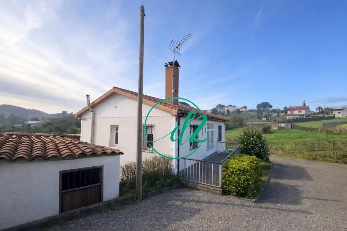 Casa con terraza en venta en San Cibrao das Viñas