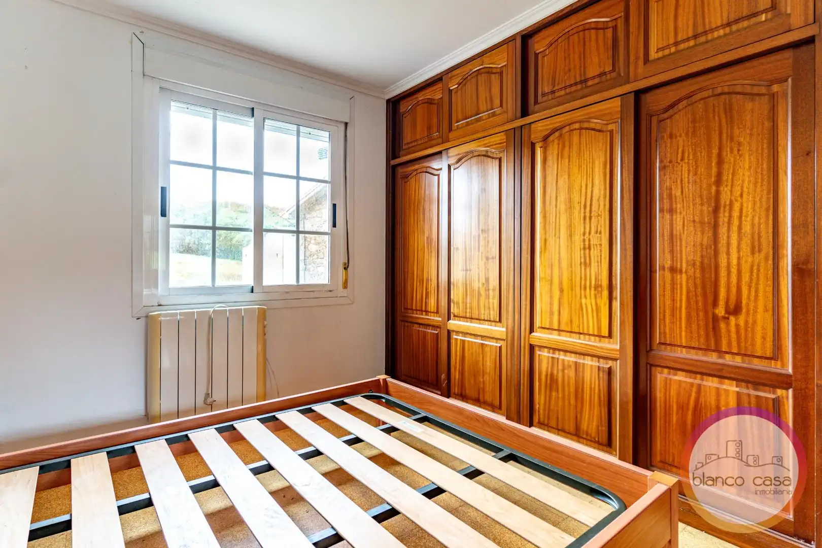 Schlafzimmer von Haus oder Chalet zum Verkauf in A Laracha   mit Heizung und Möbliert