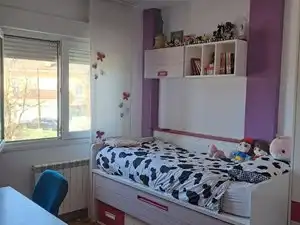 Habitación de Casa adosada en venta en Modúbar de la Emparedada con Calefacción, Jardín privado y Trastero