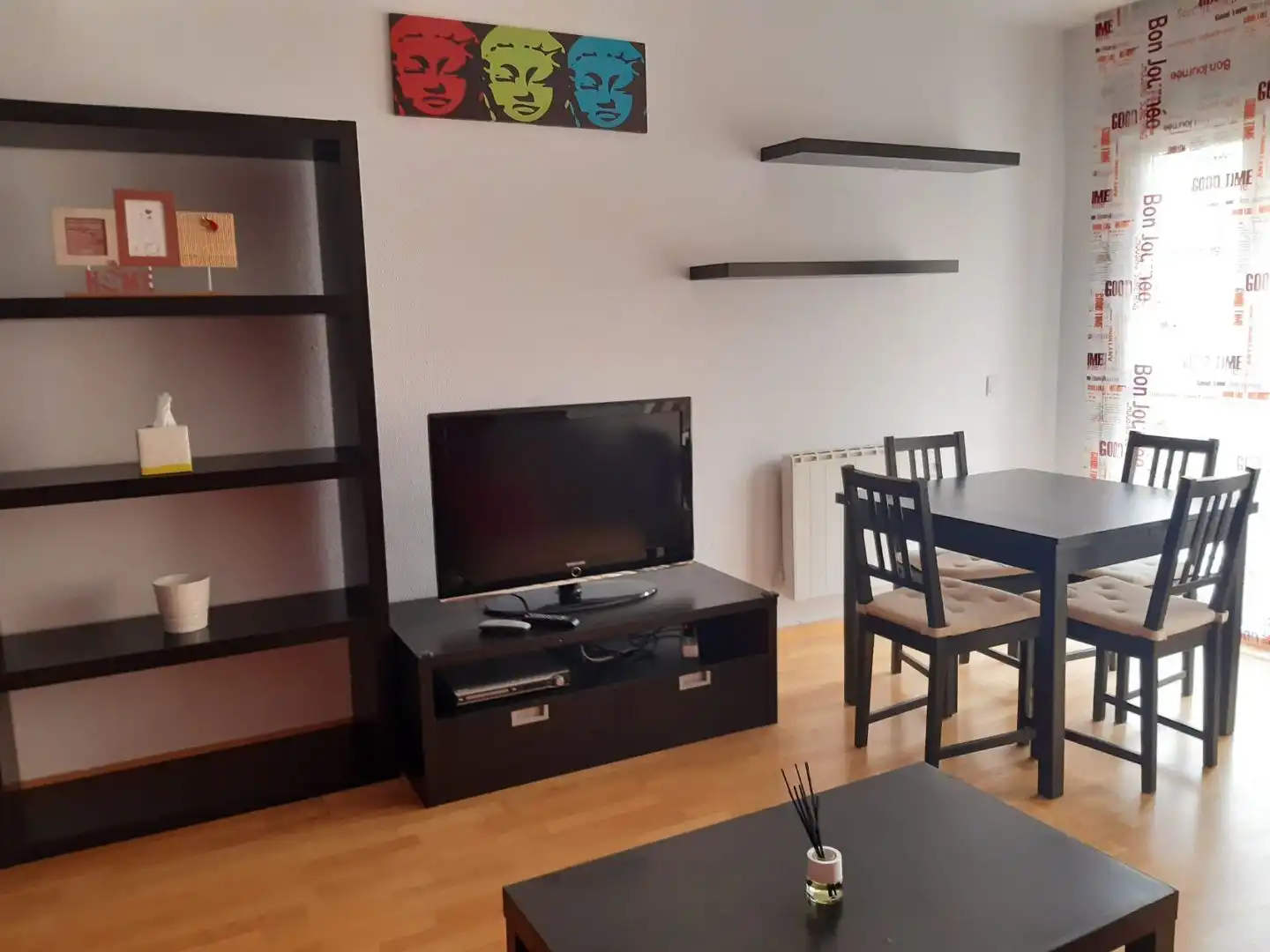 Sala d'estar de Casa o xalet en venda en San Martín de Valdeiglesias, Madrid