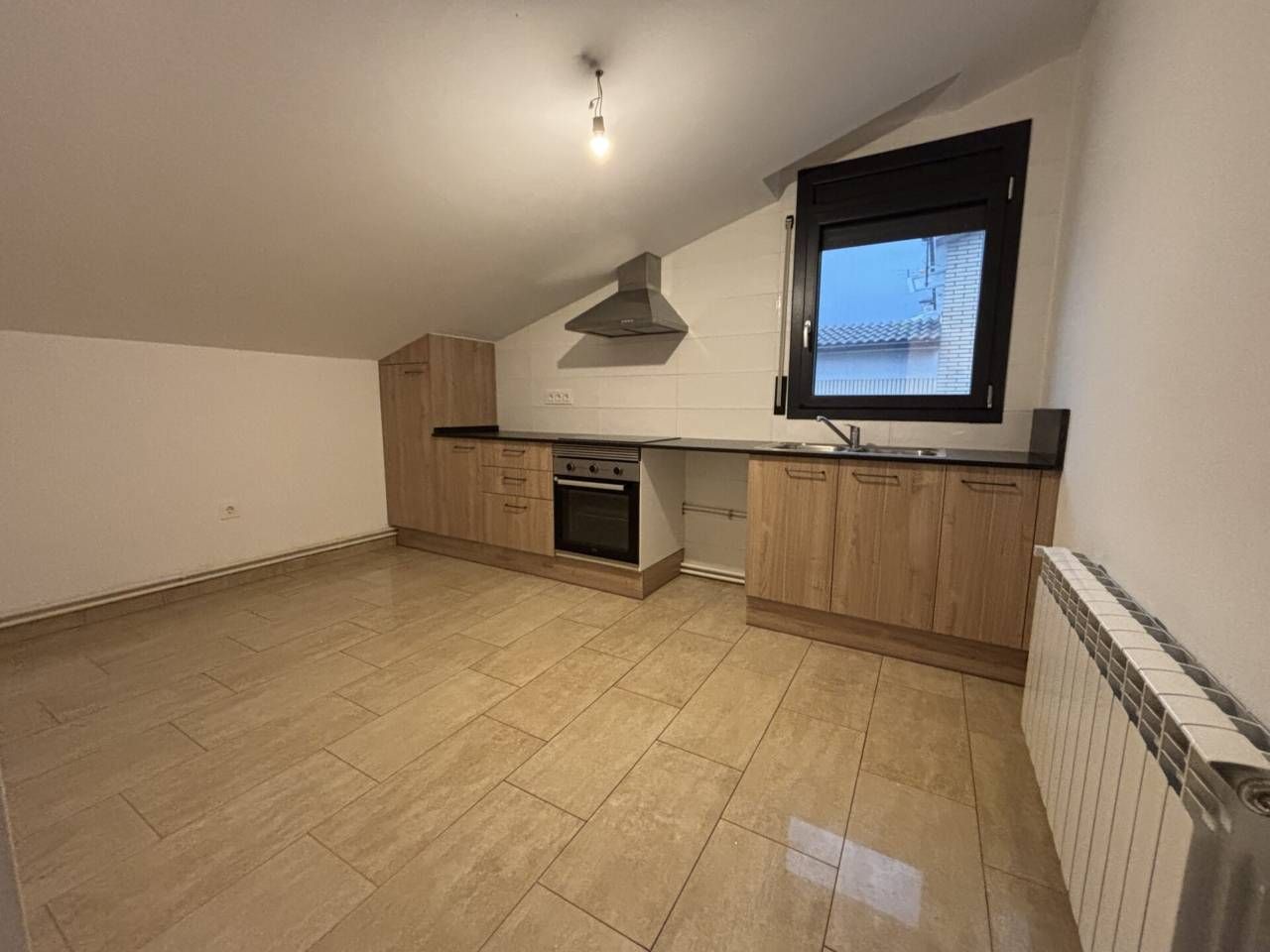 Cuina de Pis de lloguer en Prats de Lluçanès amb Calefacció