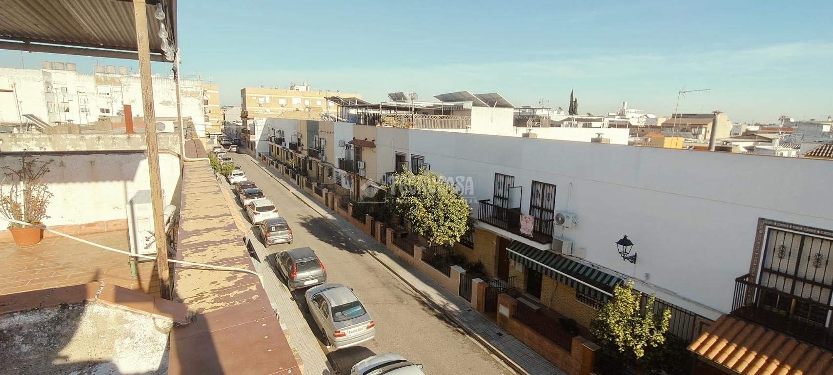 Vista exterior de Casa adosada en venda en La Rinconada amb Aire condicionat