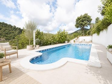 Detached house with balcony for sale in Santa Susanna