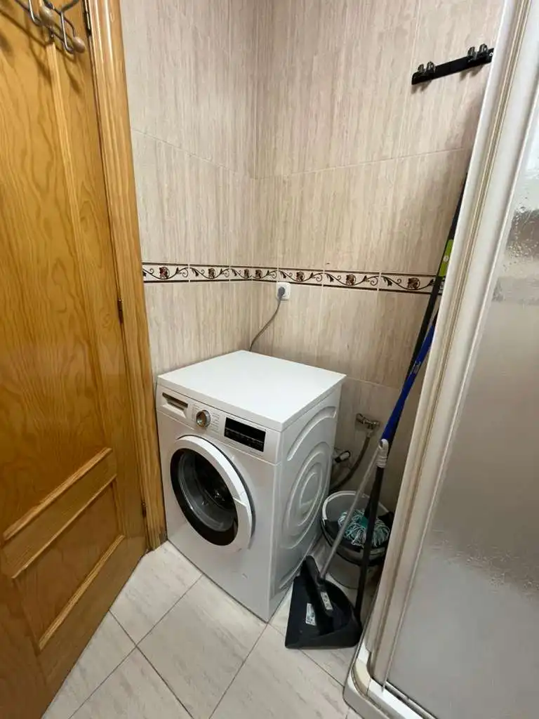 Bathroom of Flat for sale in Las Gabias  with Air Conditioner, Heating and Parquet flooring
