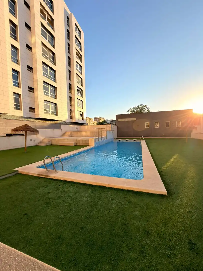 Piscina de Pis en venda en Campoamor - Altozano