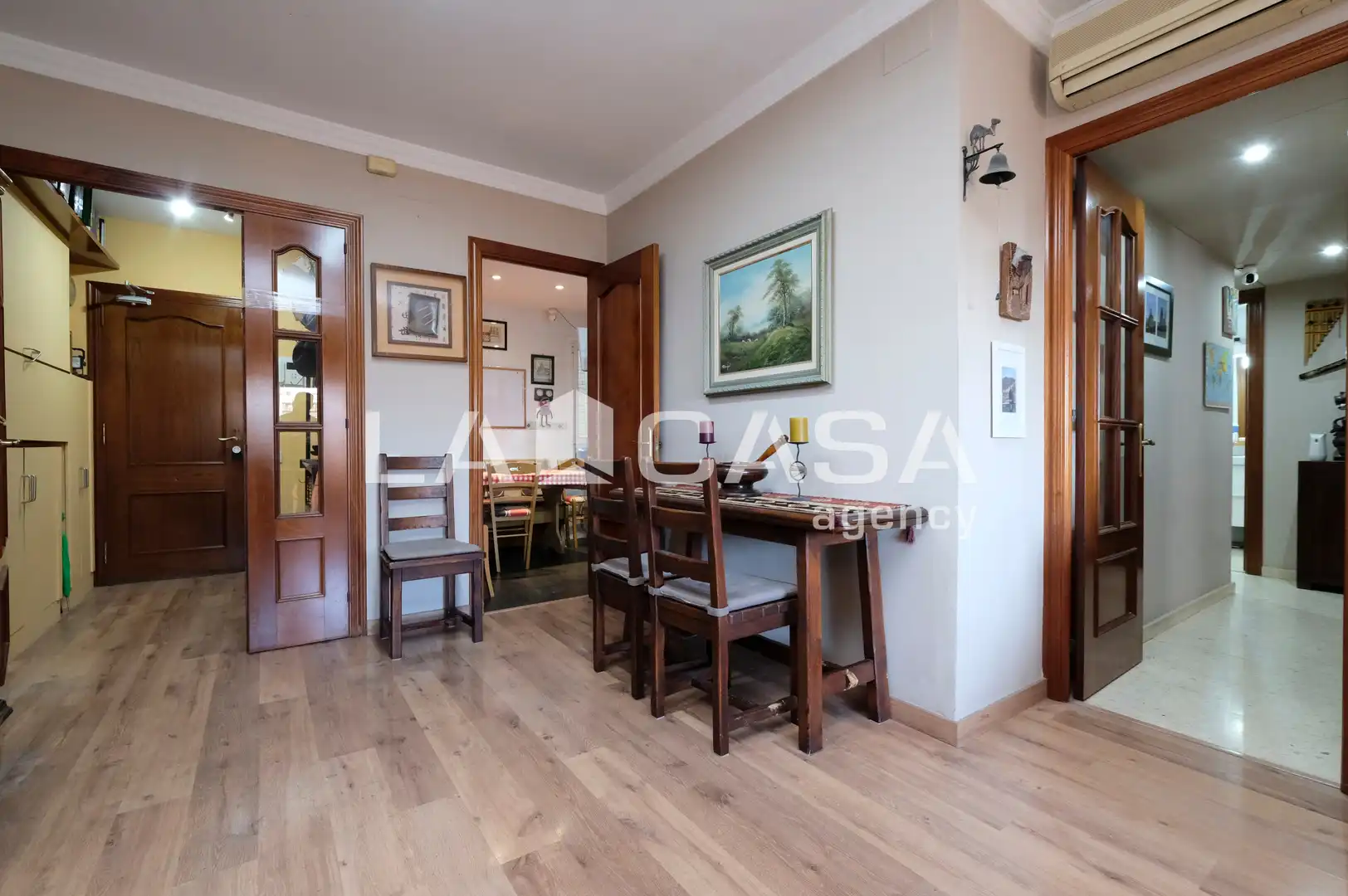 Comedor de Piso en venta en Barcelona con Balcón