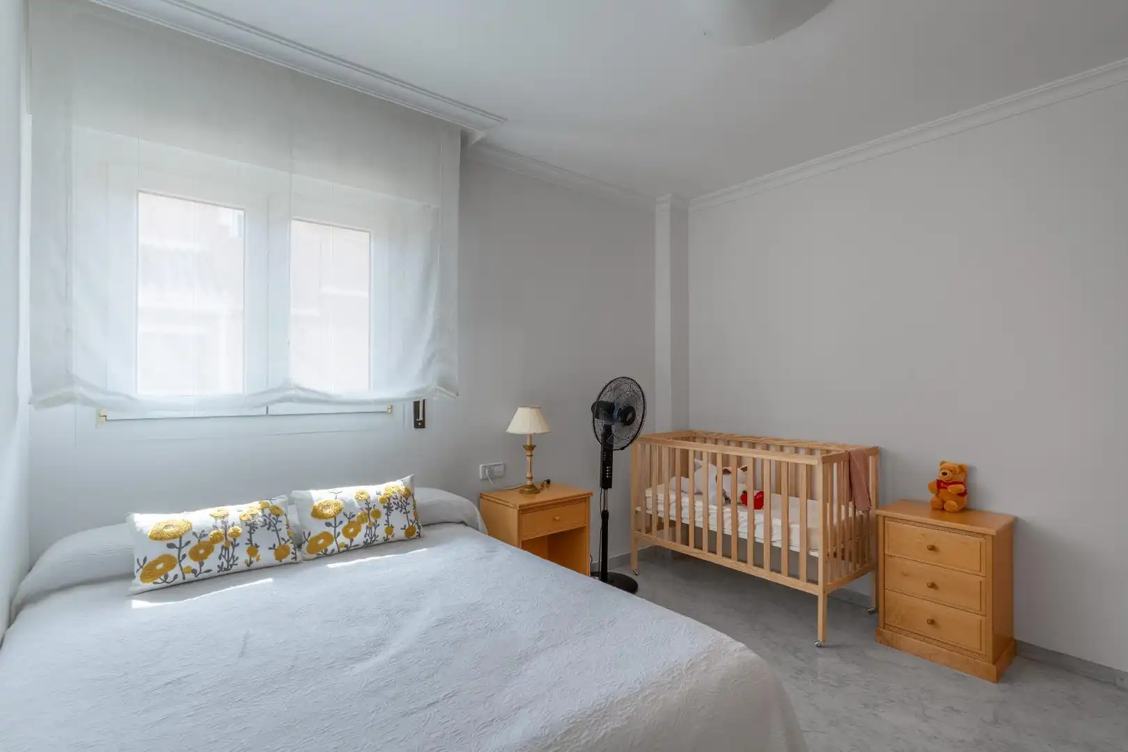 Habitación de Dúplex en venta en Almería con Aire acondicionado, Calefacción y Jardín privado