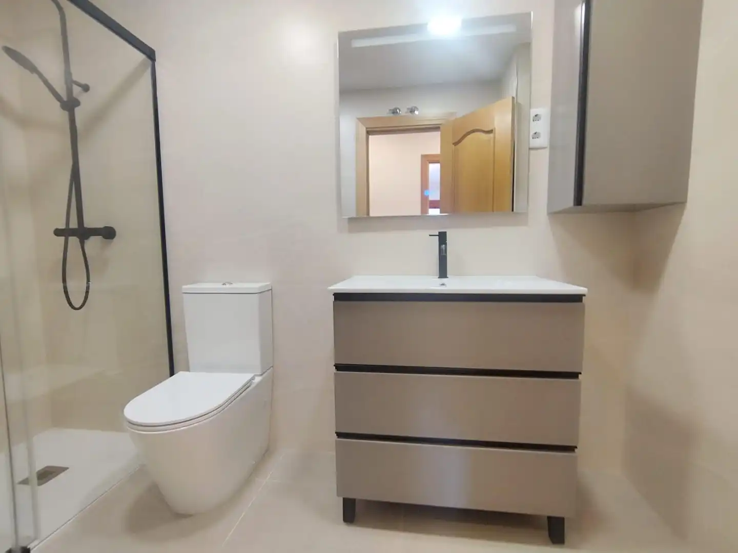 Baño de Piso de alquiler en Alcalá de Henares con Aire acondicionado y Calefacción