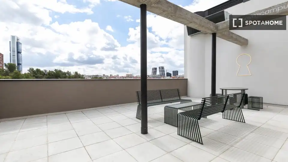 Habitación en Almenara -Ventilla