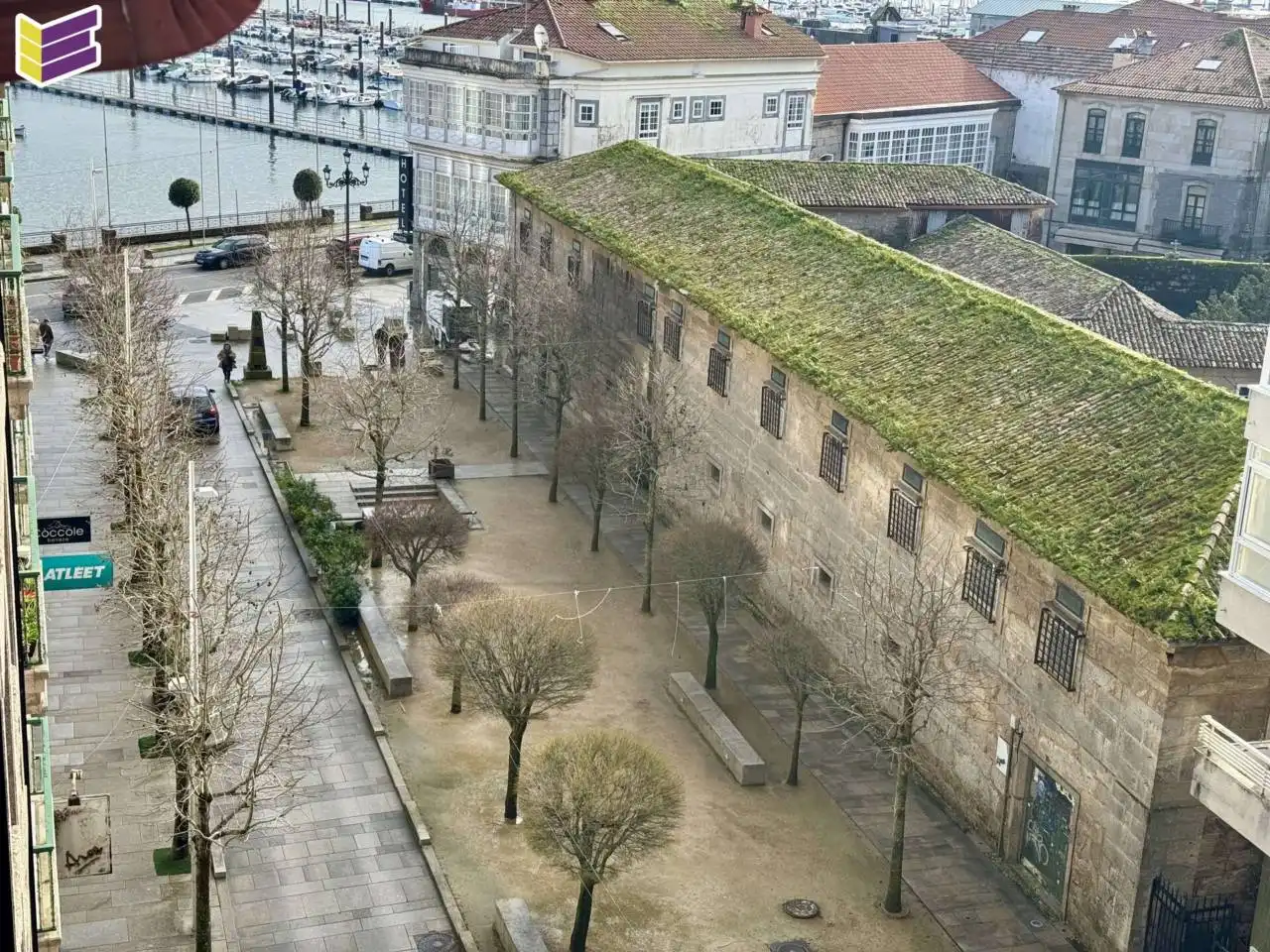 Vista exterior de Piso en venta en Baiona con Calefacción, Parquet y Amueblado