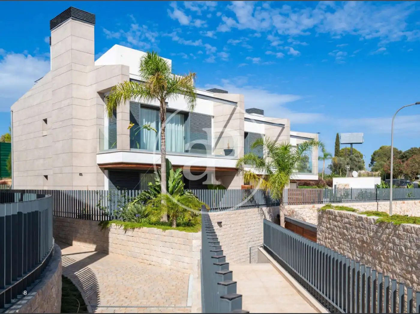 Neubau-Haus mit Pool zum Verkauf in Ponent