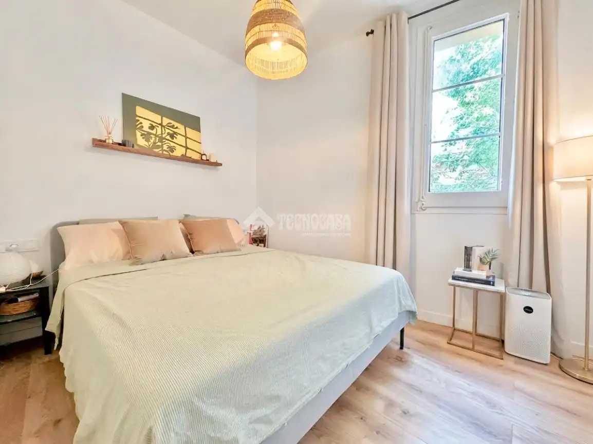 Habitación de Piso en venta en Barcelona con Balcón