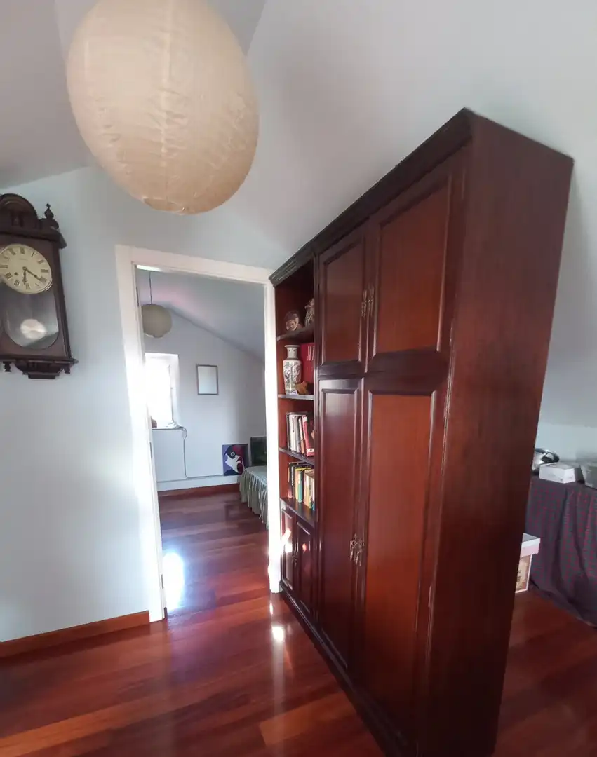 Dormitori de Casa o xalet en venda en Oleiros amb Parquet, Terrassa i Traster