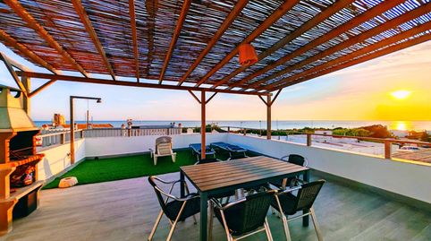 Casa independiente con LICENCIA TURÍSTICA ACTIVA en El Palmar Primera línea de playa. Rentabilidad real. Estilo de vida único.