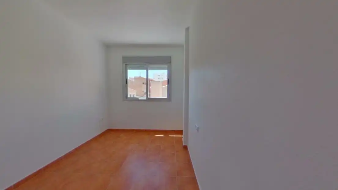 Piso con ascensor en venta en Calle POLO MEDINA