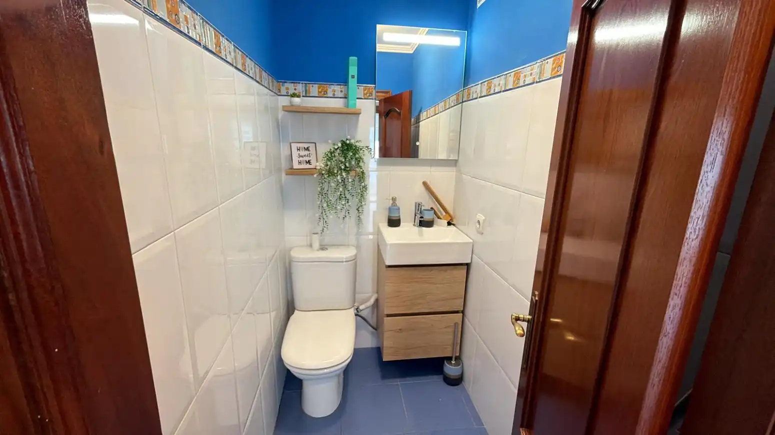 Bathroom of Flat for rent in Gijón   with Heating and Terrace