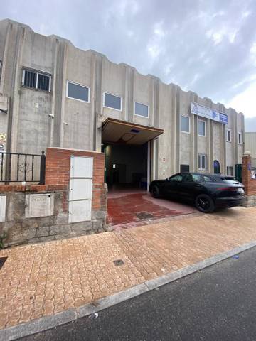 Nave industrial en Venta en N/A en Hervencias Altas - El Pinar