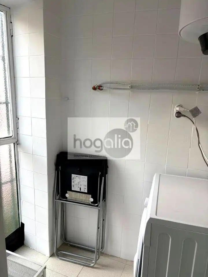 Bathroom of Flat for rent in Sevilla  with Air Conditioner, Furnished and Balcony