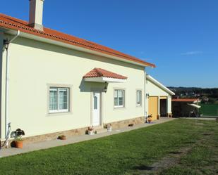 Vista exterior de Casa o xalet en venda en Valdoviño amb Jardí privat, Parquet i Terrassa