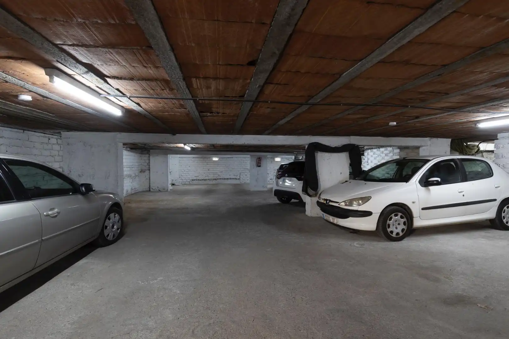 Parking de Piso en venta en Granada con Aire acondicionado y Balcón