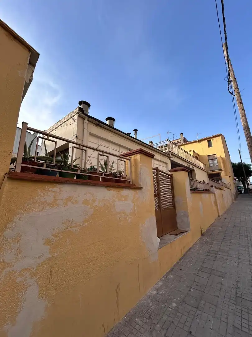Vista exterior de Casa o chalet en venta en Esparreguera
