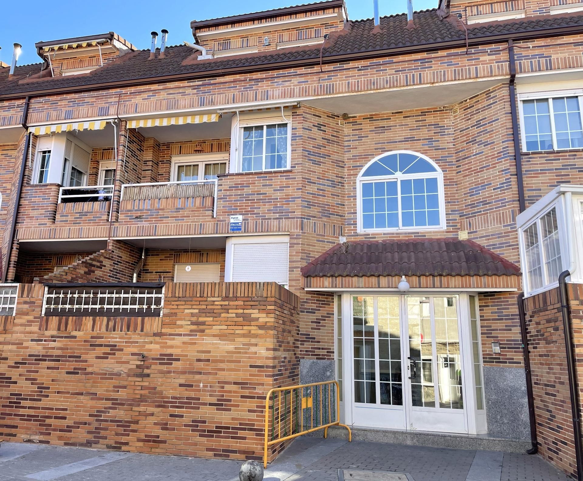 Exterior view of Attic to rent in Collado Villalba  with Heating, Terrace and Storage room