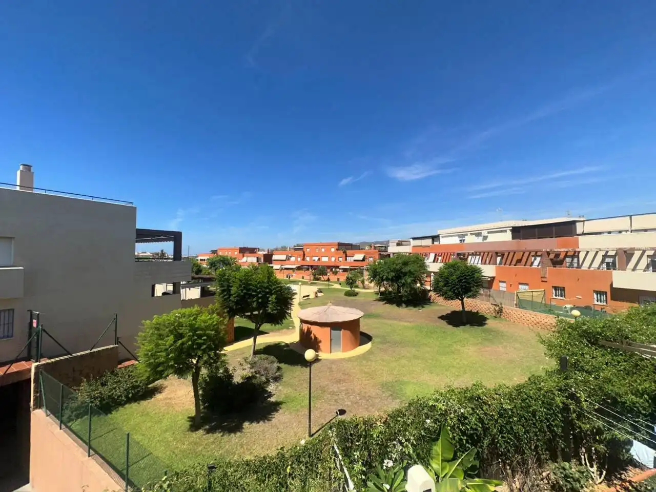 Vista exterior de Pis en venda en Vélez-Málaga amb Terrassa, Traster i Piscina comunitària