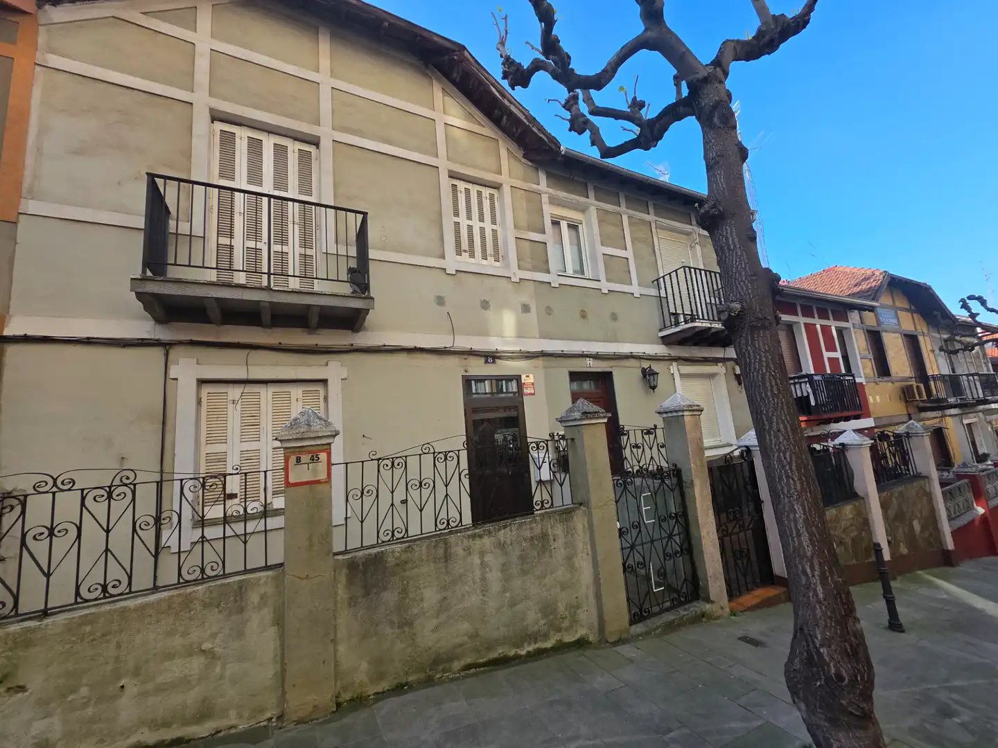 Vista exterior de Casa o xalet en venda en Sestao  amb Balcó