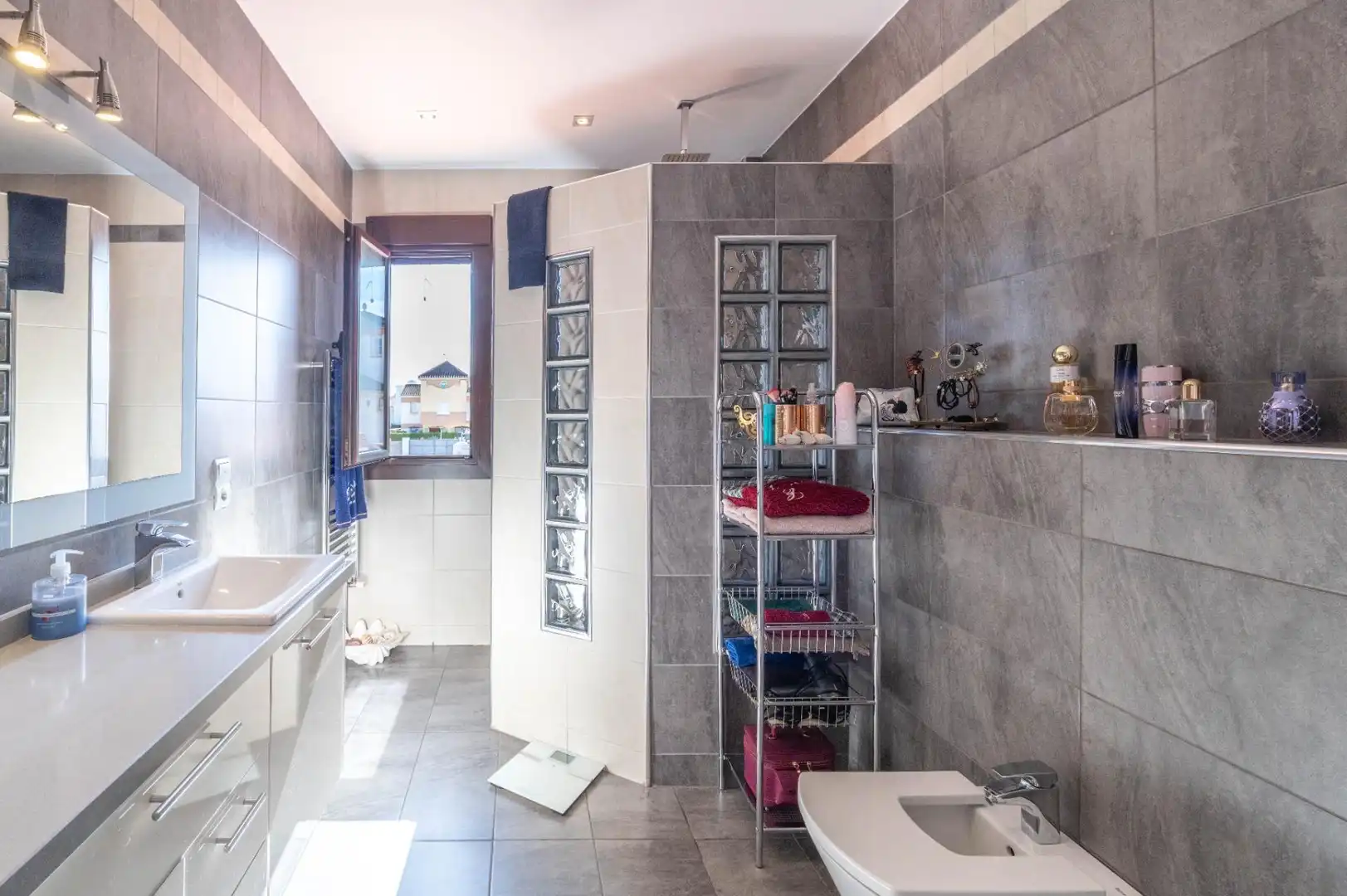 Baño de Casa o chalet en venta en Albolote con Aire acondicionado, Calefacción y Terraza