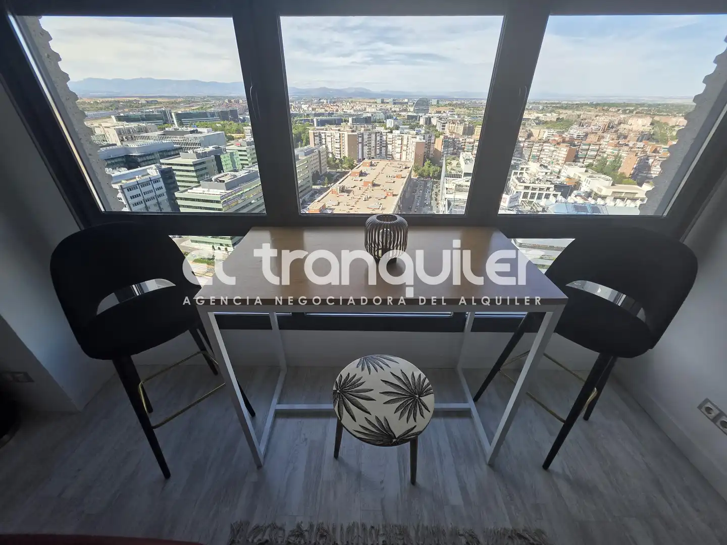 Study for rent in Madrid  with Air Conditioner, Parquet flooring and Swimming Pool