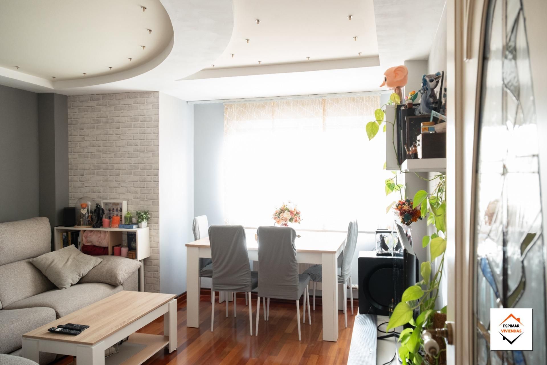 Dining room of Attic for sale in  Zaragoza Capital  with Heating, Parquet flooring and Terrace