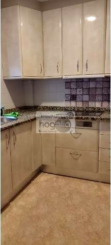 Cuina de Pis de lloguer en  Sevilla Capital amb Aire condicionat, Terrassa i Moblat